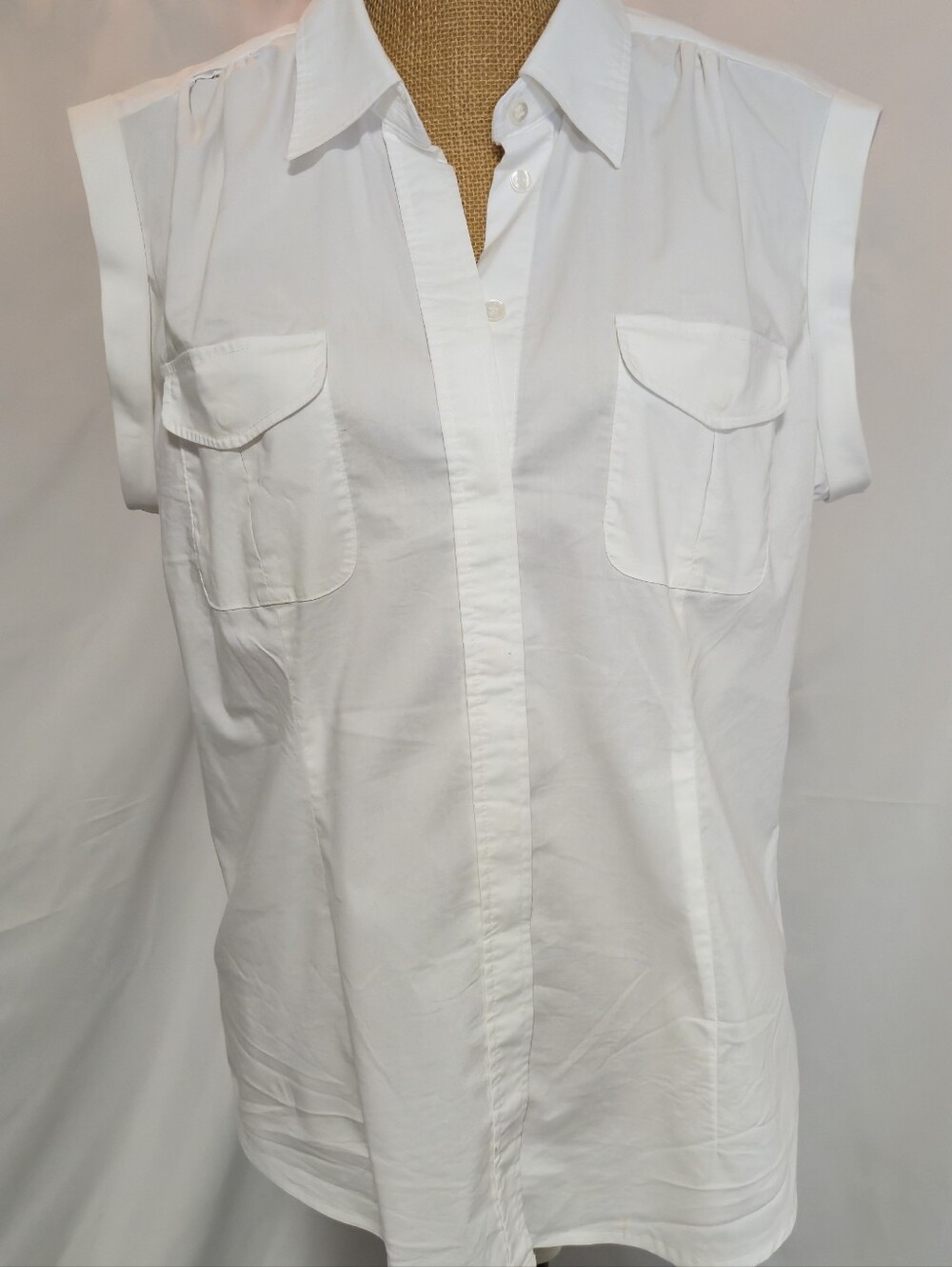 New York & Company White Sleeveless Button-Down Shirt